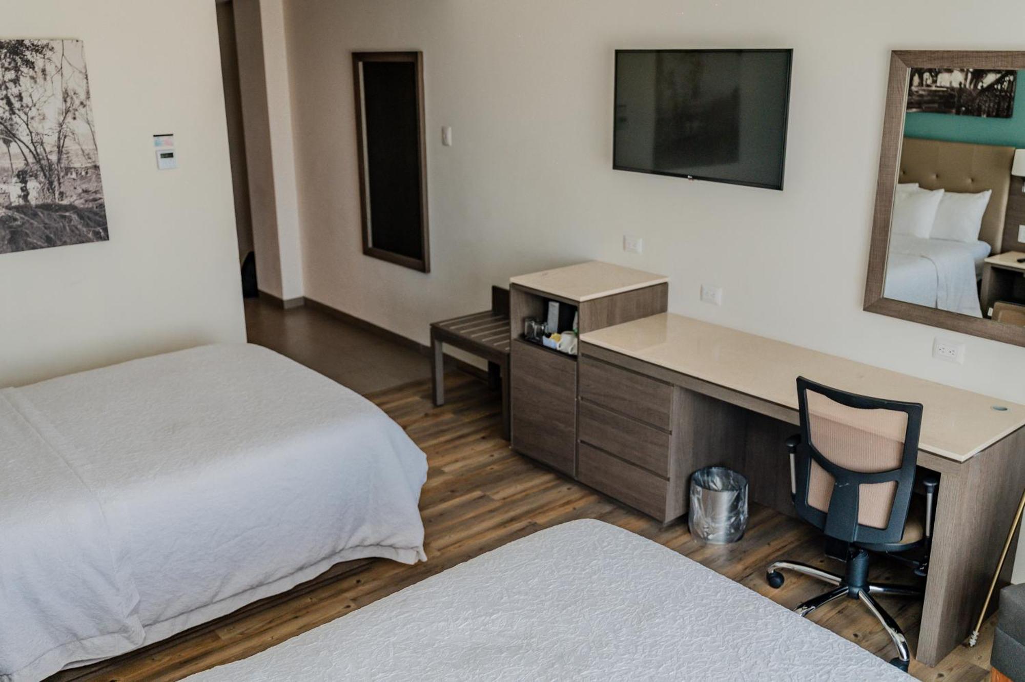 Hampton Inn By Hilton Celaya Celaya  Eksteriør bilde